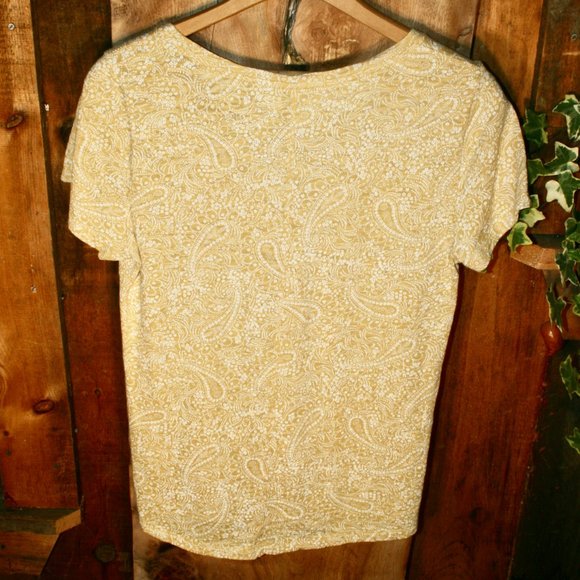 GAP 100% Cotton V-Neck Easy Tee in Yellow Paisley - Picture 6 of 6